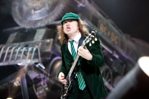 Angus Young - AC/DC Angus Young - AC/DC